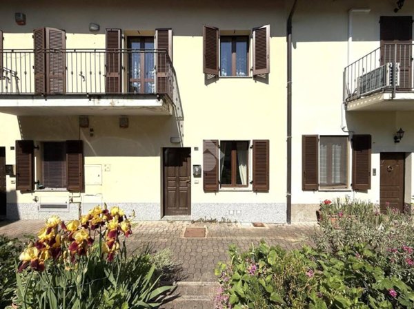 appartamento in vendita a Merate in zona Sartirana