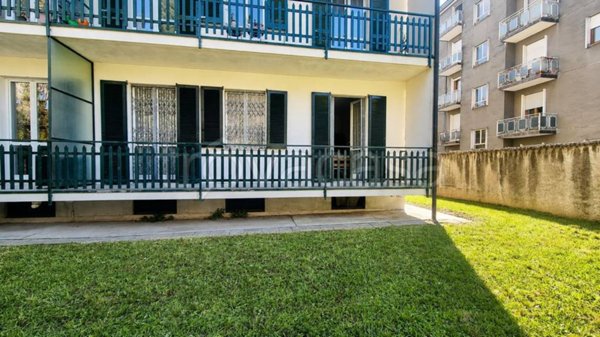 appartamento in vendita a Merate in zona Sartirana