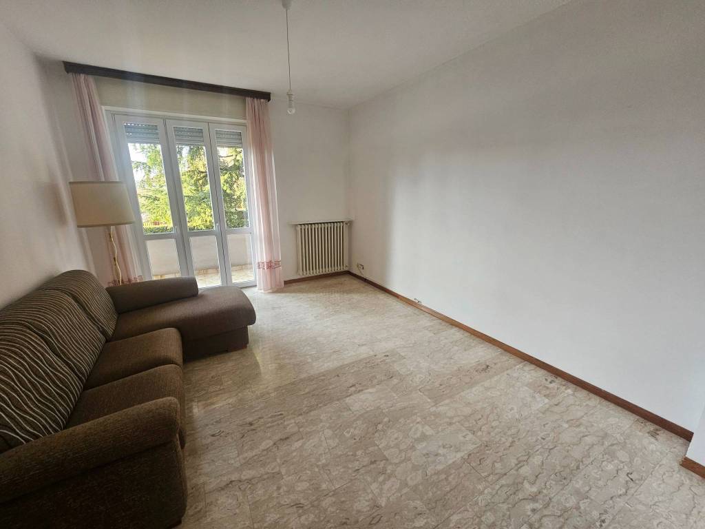 appartamento in vendita a Merate in zona Sartirana