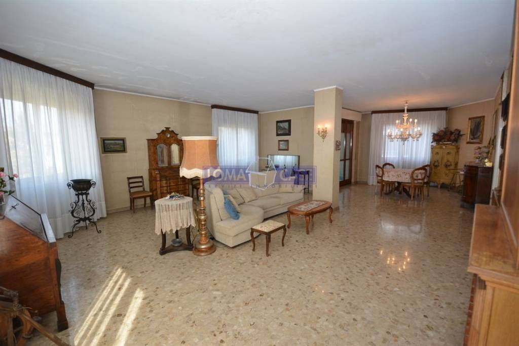 appartamento in vendita a Merate in zona Sartirana