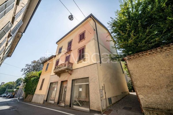 appartamento in vendita a Merate in zona Sartirana