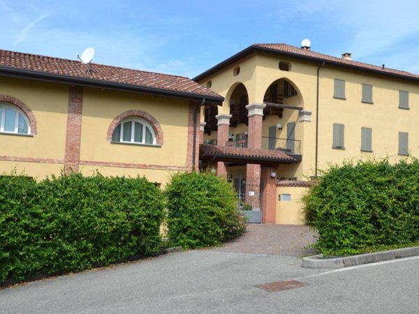 appartamento in vendita a Merate in zona Sartirana