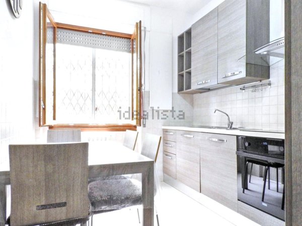 appartamento in vendita a Merate in zona Sartirana