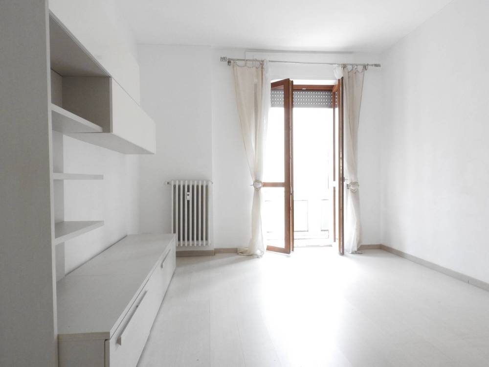 appartamento in vendita a Merate in zona Sartirana