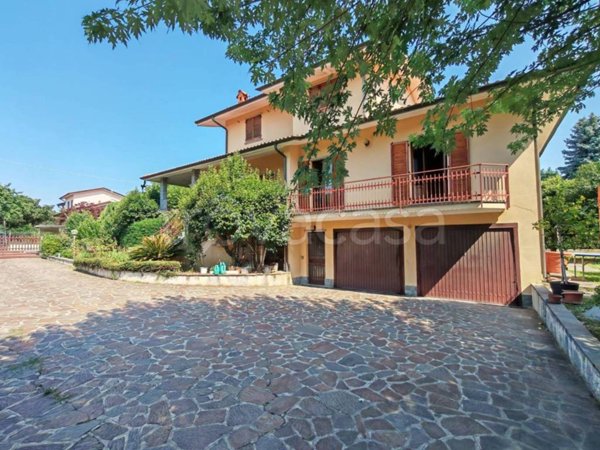 casa indipendente in vendita a Merate in zona Sartirana