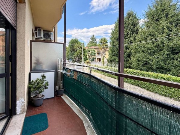 appartamento in vendita a Merate in zona Sartirana