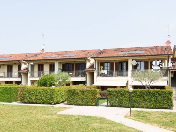 appartamento in vendita a Merate in zona Brugarolo