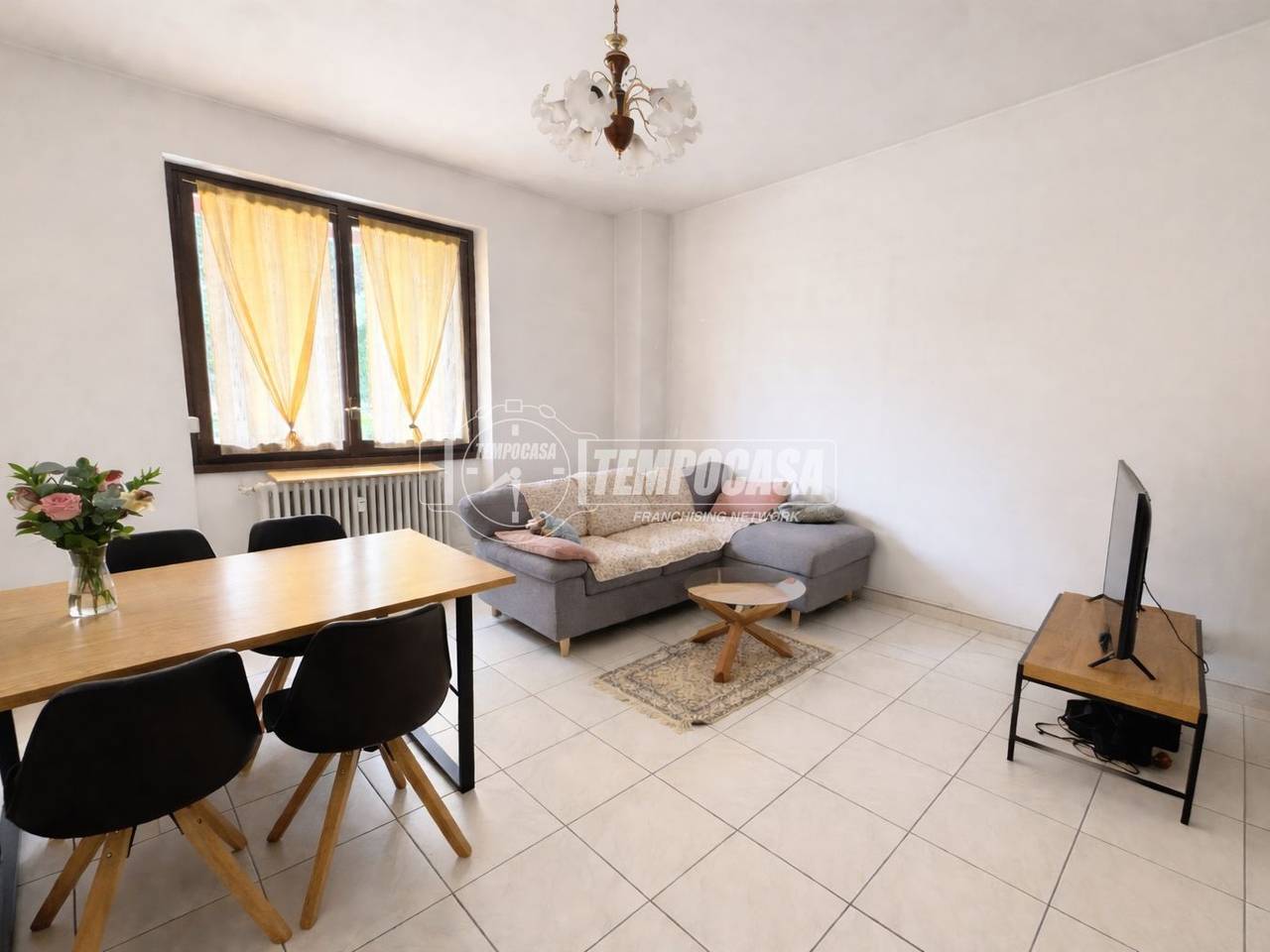 appartamento in vendita a Merate in zona Sartirana