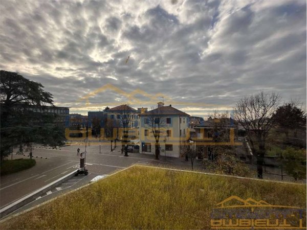 appartamento in vendita a Merate in zona Sartirana