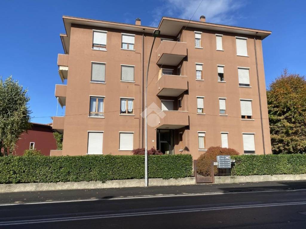 appartamento in vendita a Merate in zona Sartirana