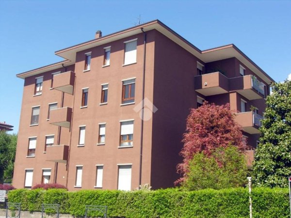 appartamento in vendita a Merate in zona Sartirana