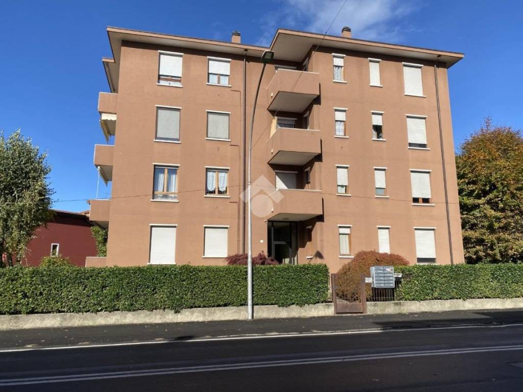 appartamento in vendita a Merate in zona Sartirana