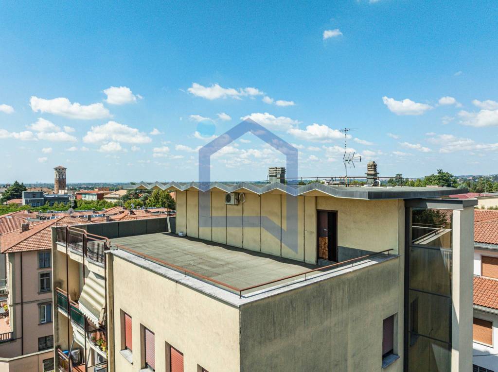 appartamento in vendita a Merate in zona Sartirana