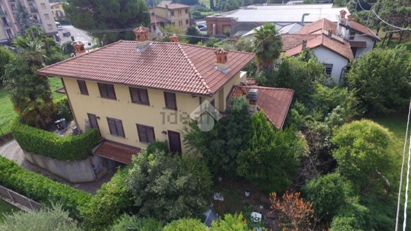 appartamento in vendita a Merate