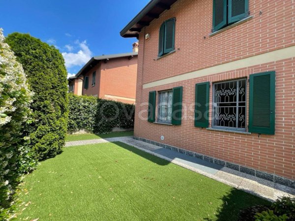 casa indipendente in vendita a Merate