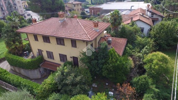 casa indipendente in vendita a Merate