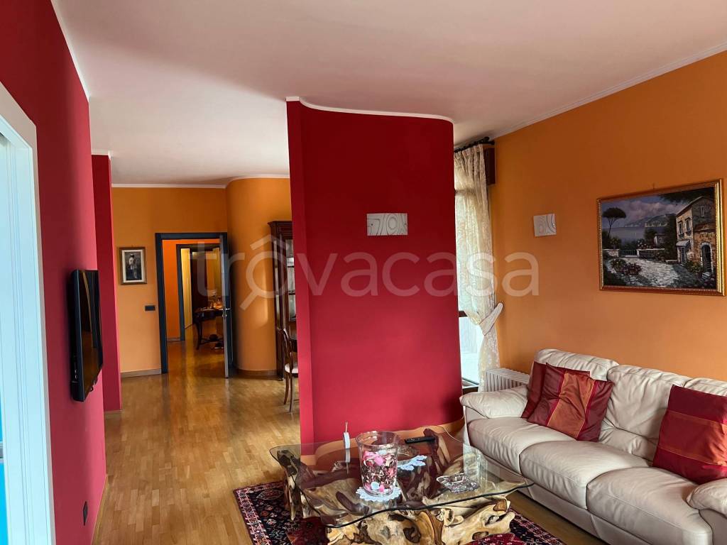 appartamento in vendita a Merate in zona Sartirana