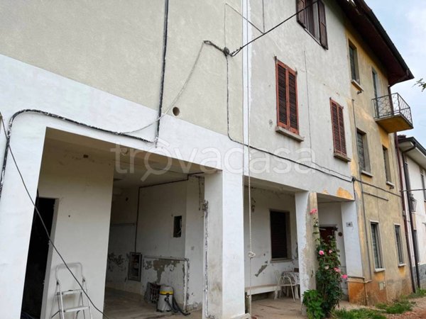 appartamento in vendita a Missaglia in zona Maresso