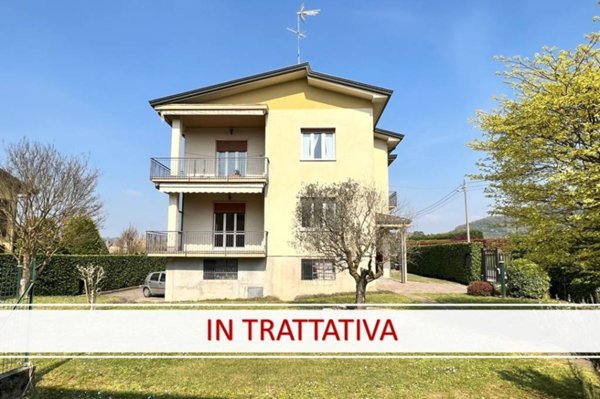 appartamento in vendita a Missaglia in zona Maresso