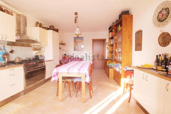 appartamento in vendita a Missaglia in zona Lomaniga