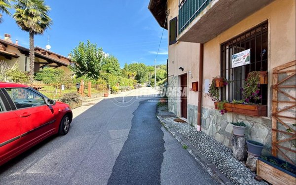 appartamento in vendita a Missaglia in zona Lomaniga