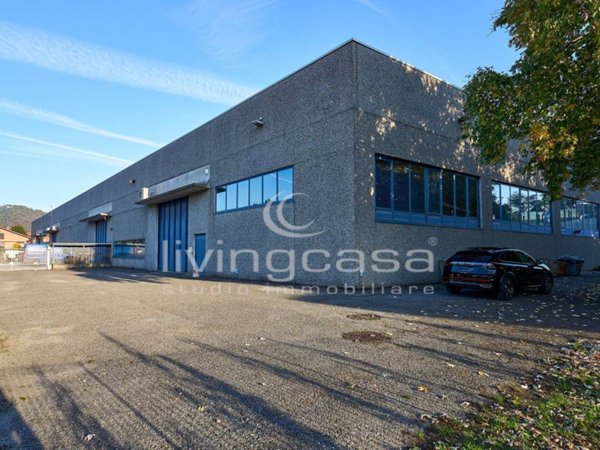 locale commerciale in vendita a Missaglia in zona Lomaniga