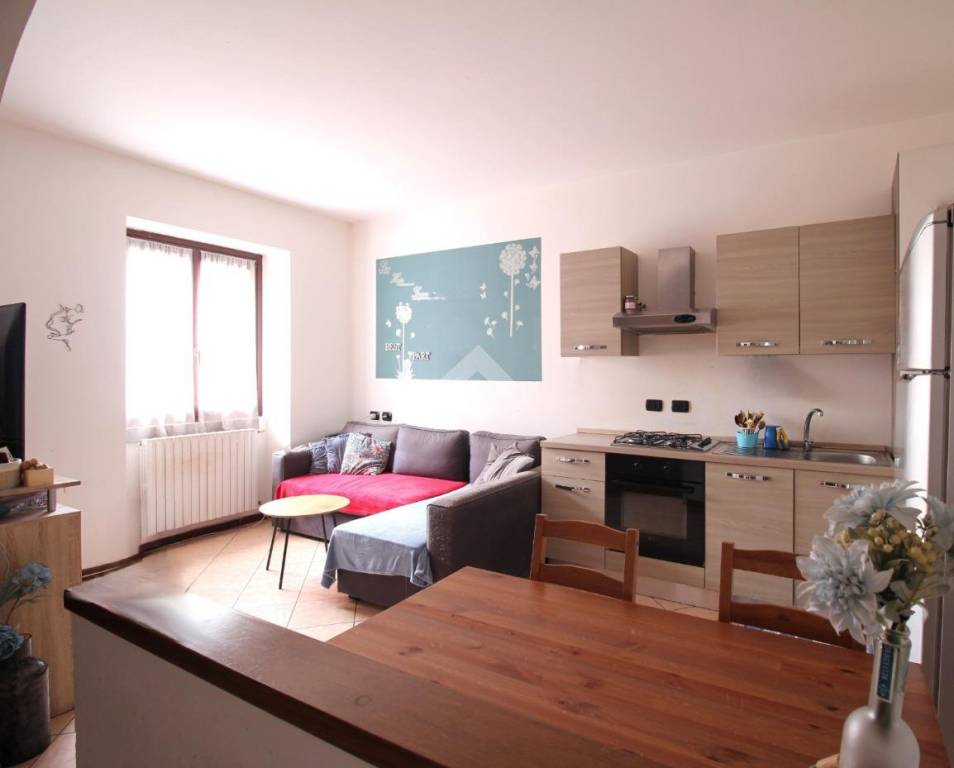 appartamento in vendita a Missaglia in zona Maresso