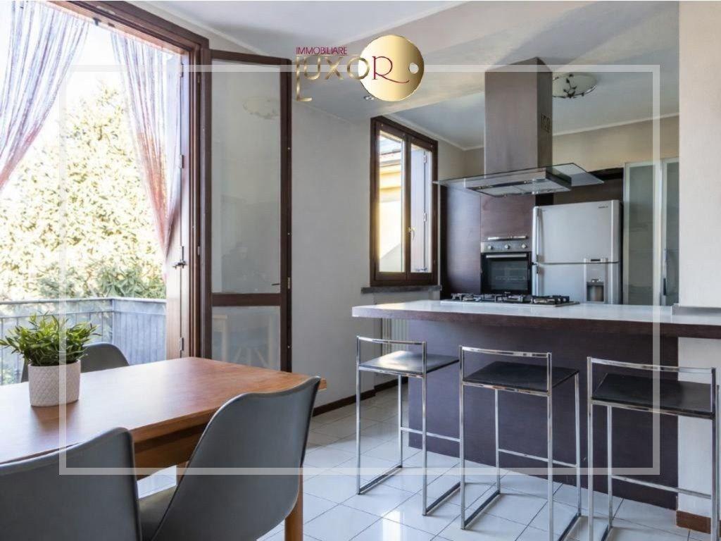 appartamento in vendita a Missaglia in zona Maresso