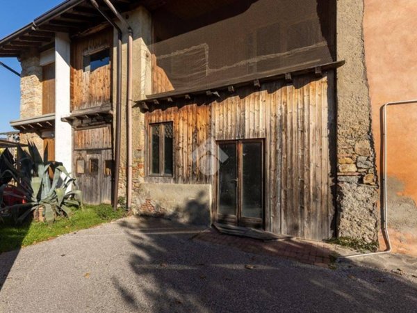 casa indipendente in vendita a Missaglia in zona Lomaniga