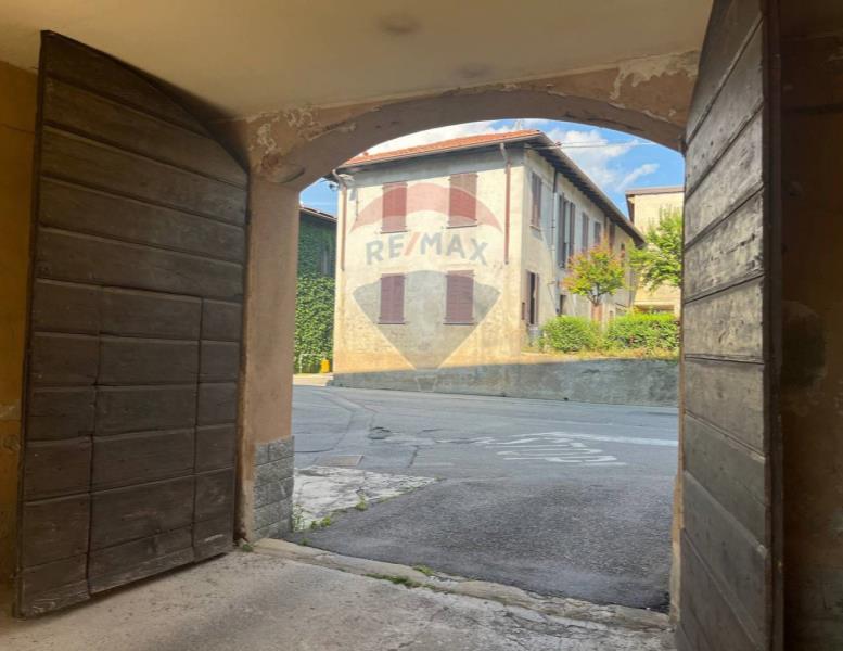 appartamento in vendita a Missaglia in zona Maresso