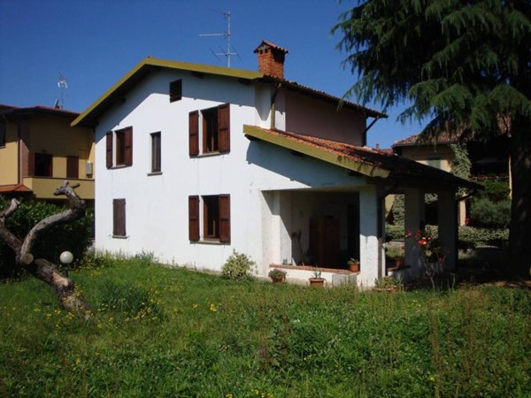 casa indipendente in vendita a Missaglia in zona Lomaniga
