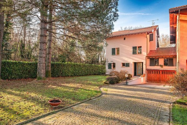 casa indipendente in vendita a Missaglia in zona Lomaniga