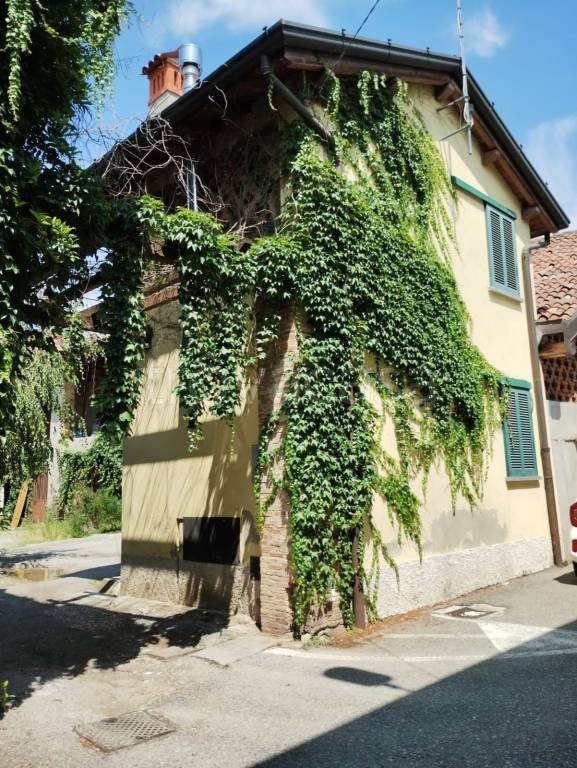 appartamento in vendita a Missaglia in zona Maresso