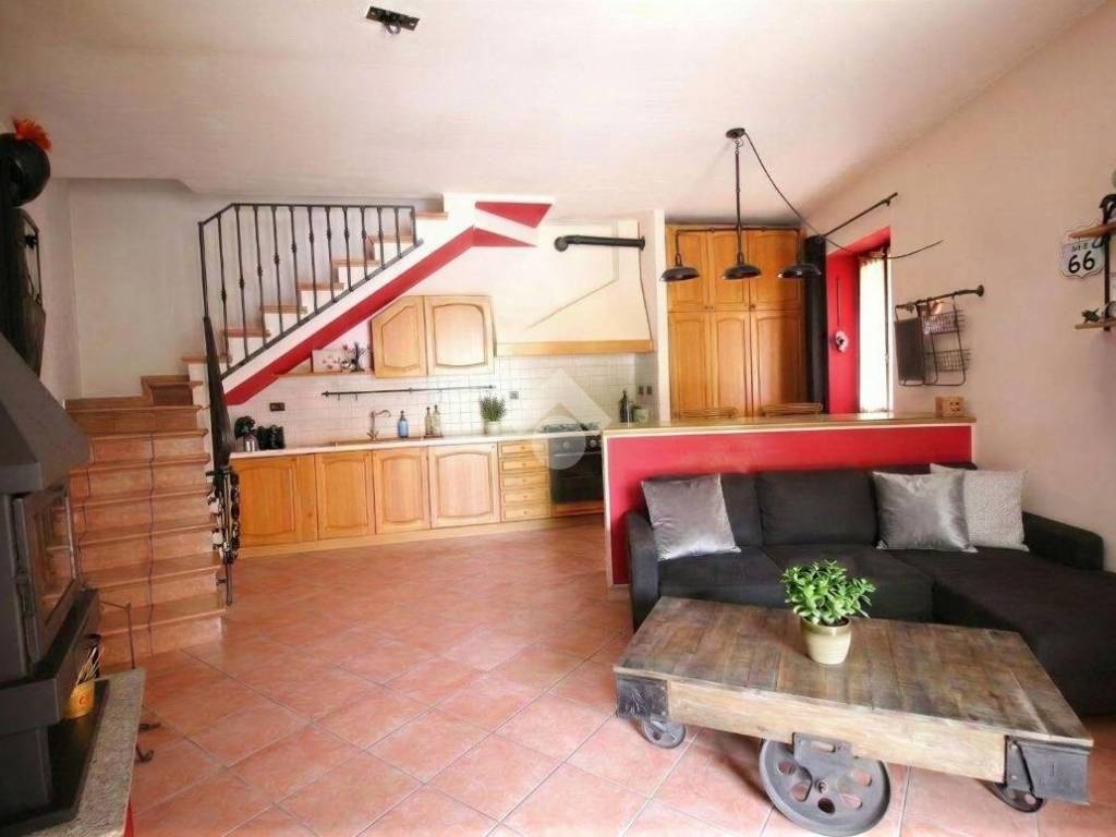 appartamento in vendita a Missaglia in zona Lomaniga