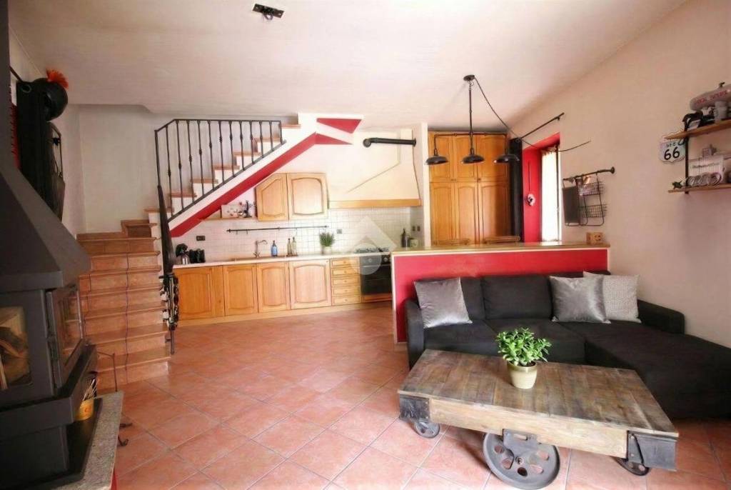 appartamento in vendita a Missaglia in zona Lomaniga