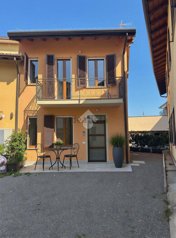 appartamento in vendita a Missaglia in zona Lomaniga