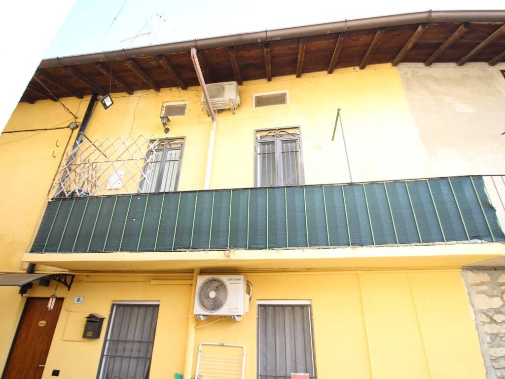 appartamento in vendita a Missaglia in zona Lomaniga