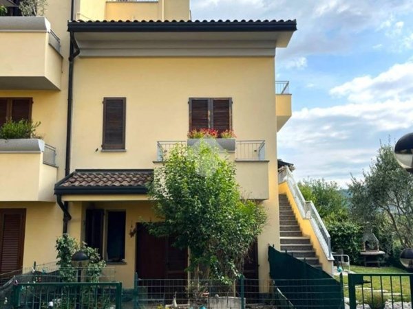 appartamento in vendita a Missaglia in zona Lomaniga