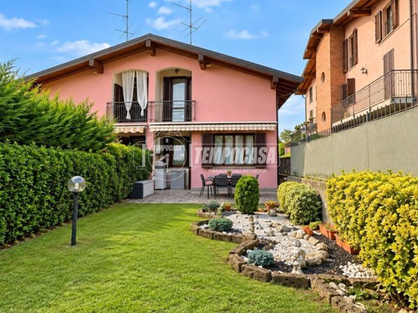 casa indipendente in vendita a Missaglia in zona Lomaniga