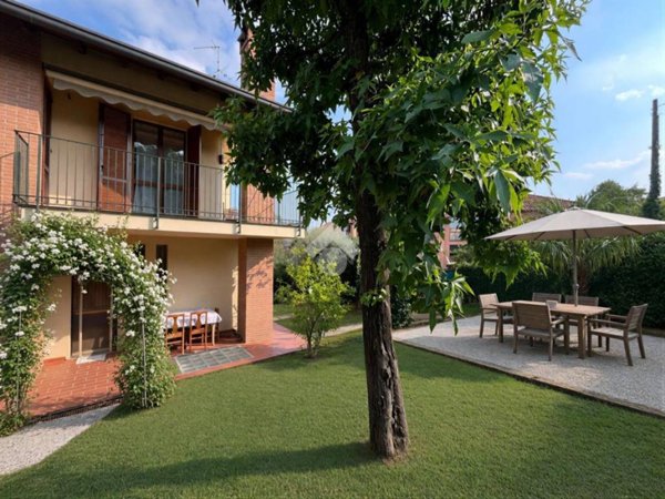 casa indipendente in vendita a Missaglia in zona Maresso