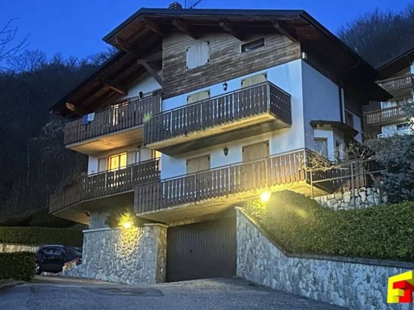 casa indipendente in vendita a Moggio