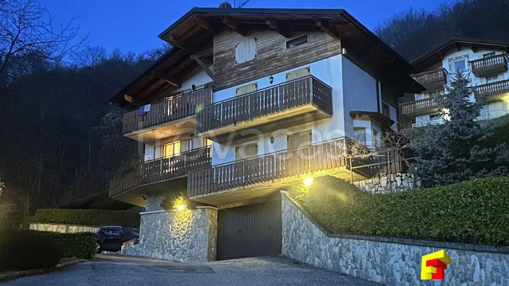 casa indipendente in vendita a Moggio