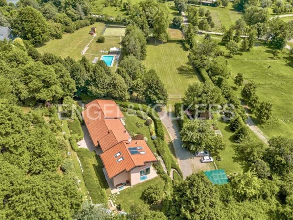 casa indipendente in vendita a Molteno