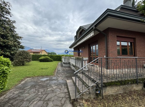 casa indipendente in vendita a Molteno