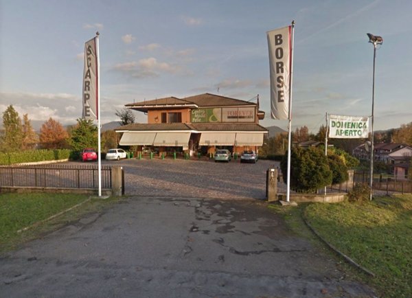 negozio in vendita a Molteno
