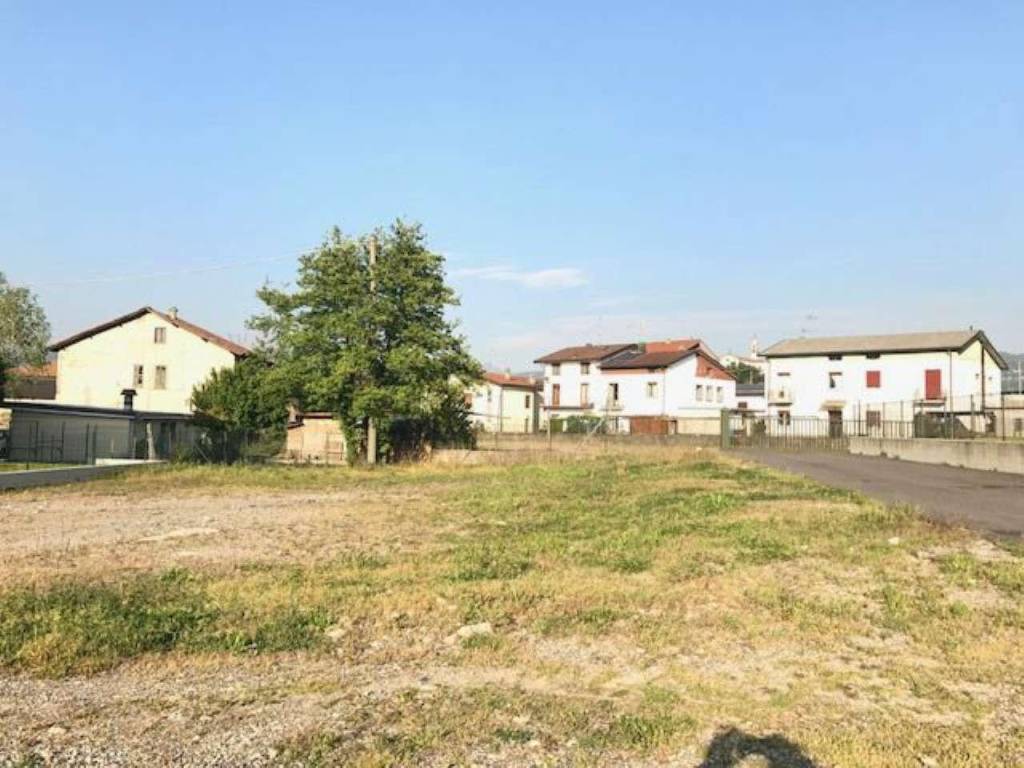terreno edificabile in vendita a Molteno