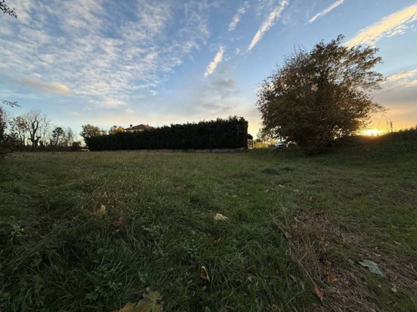 terreno edificabile in vendita a Molteno
