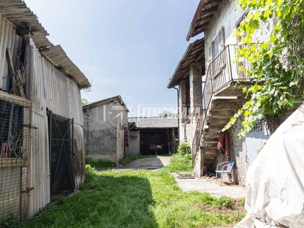casa indipendente in vendita a Molteno