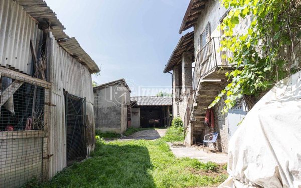 casa indipendente in vendita a Molteno