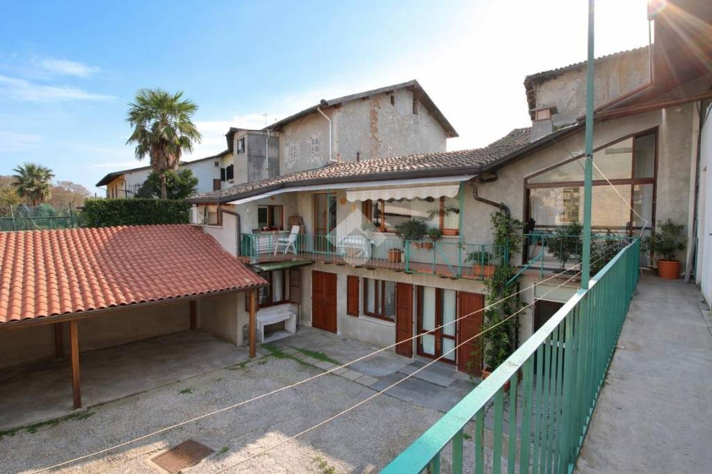 casa indipendente in vendita a Molteno